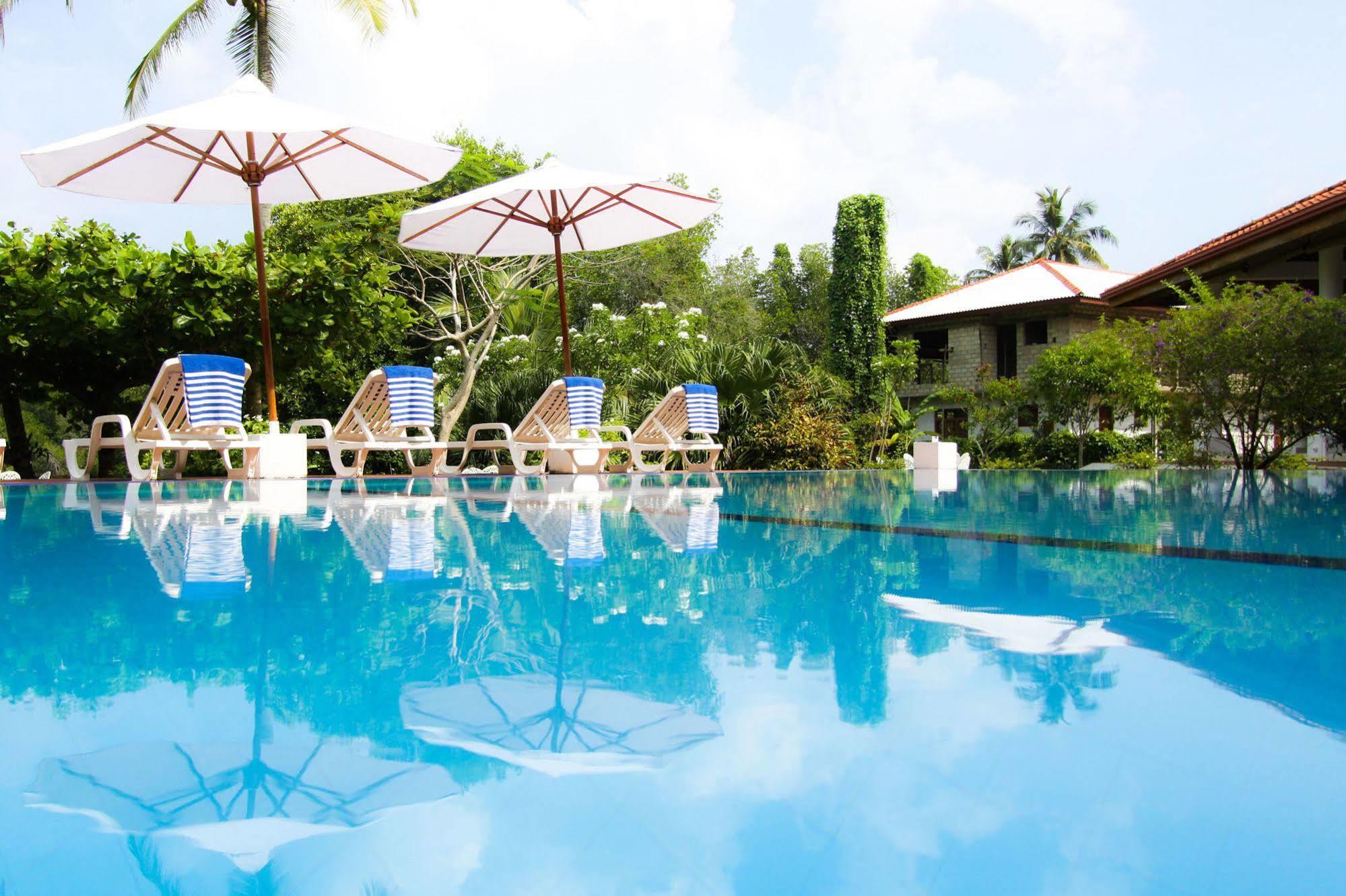 Waterside Bentota Hotel Ngoại thất bức ảnh